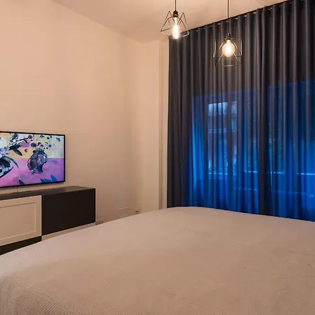 Super Comfort Pisino Street