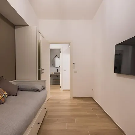 Super Comfort Pisino Street